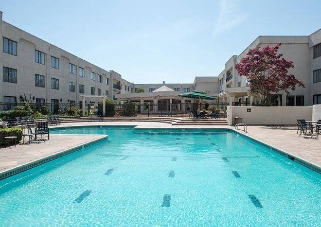 Ontario gateway hotel