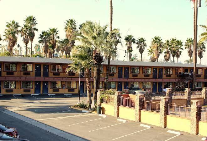Orange show inn