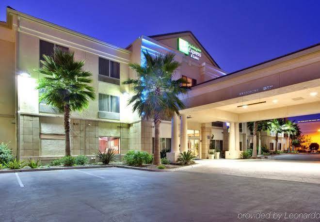 Holiday Inn Express & Suites San Diego Otay Mesa Image