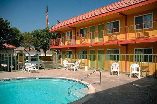 Knights inn san ysidro