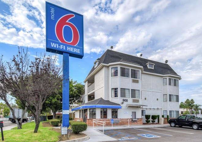 Motel 6 escondido ca