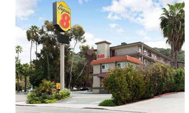 Super 8 By Wyndham San Diego Hotel Circle Image
