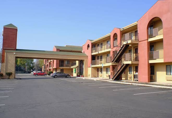 Budget inn and suites