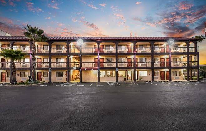 Red roof inn stockton