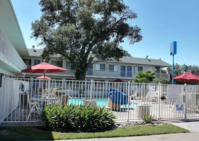 Motel 6 atascadero ca