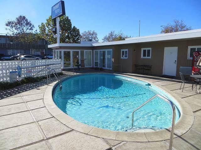 Coronet motel