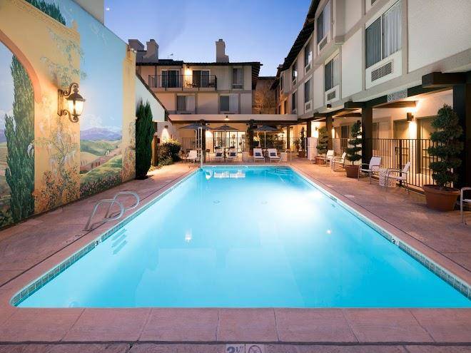 Doubletree by hilton hotel campbell pruneyard plaza