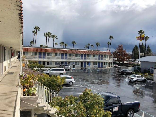 Gilroy inn