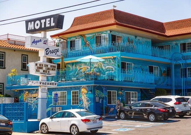 Aqua breeze inn