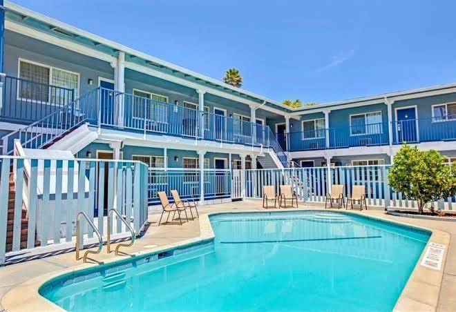 Salt air lodge