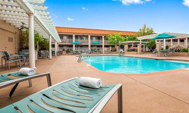 Best western plus hilltop inn