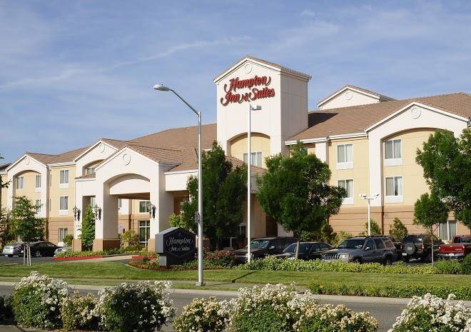Hampton Inn & Suites Redding Image