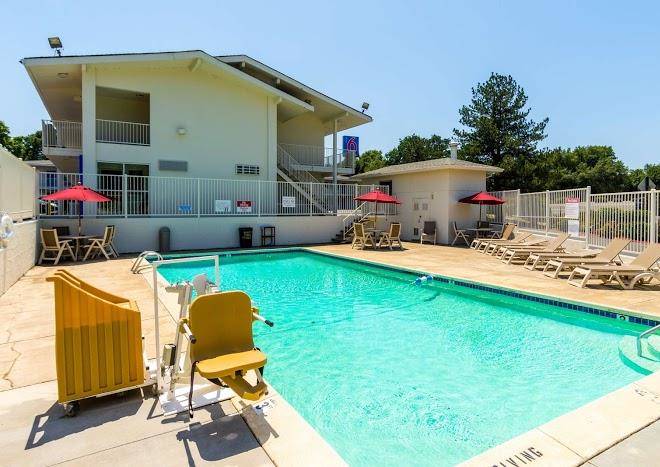 Motel 6 redding ca central