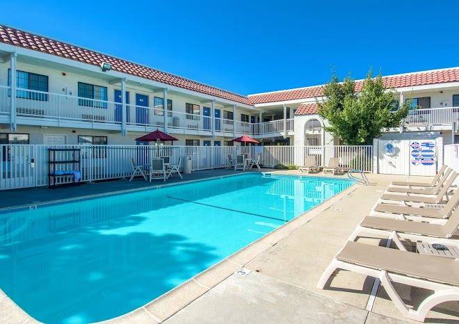 Motel 6 redding ca south