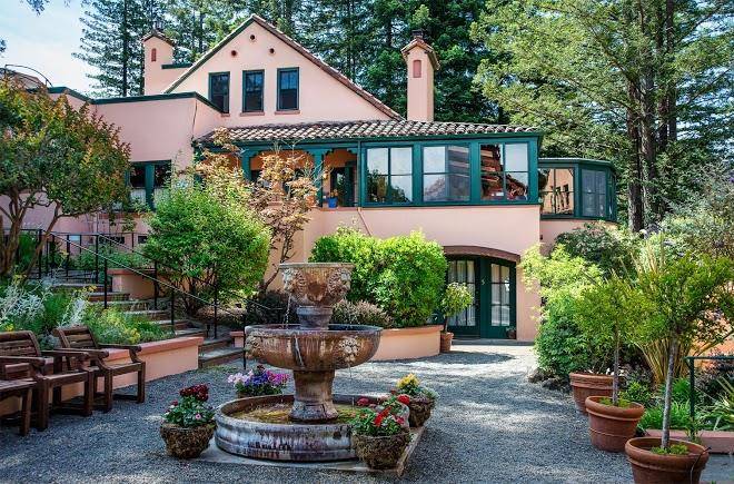 Applewood inn and spa