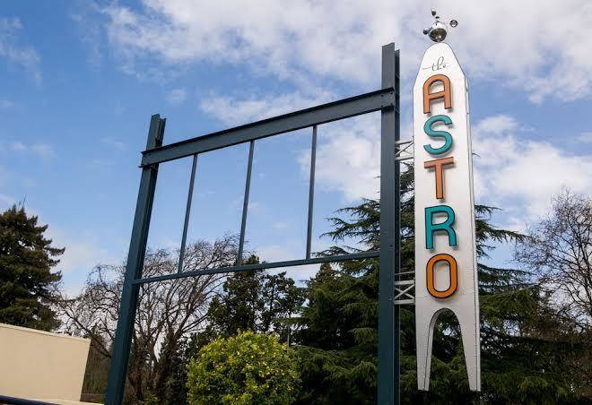 Astro motel