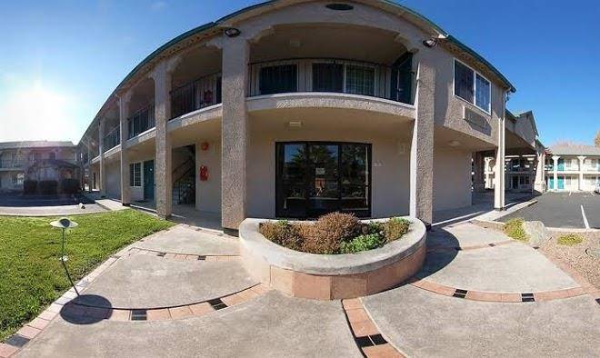 Cloverdale wine country inn and suites