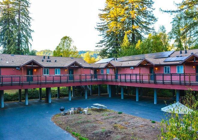 Creekside inn & resort