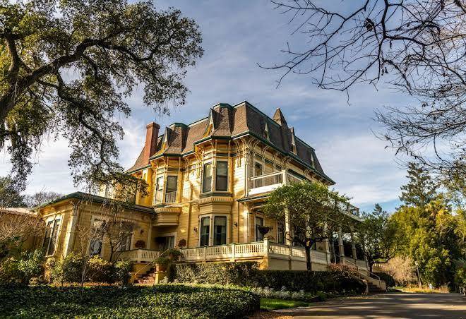 Madrona manor