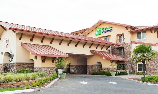 Holiday inn express & suites turlock hwy 99