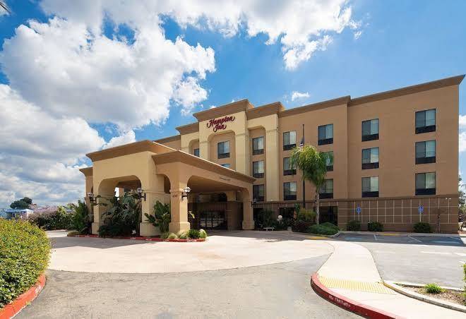 Hampton Inn Visalia Image