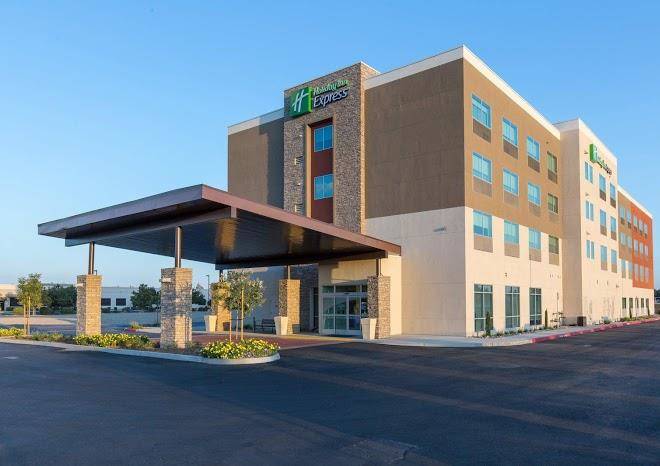Holiday inn express visalia