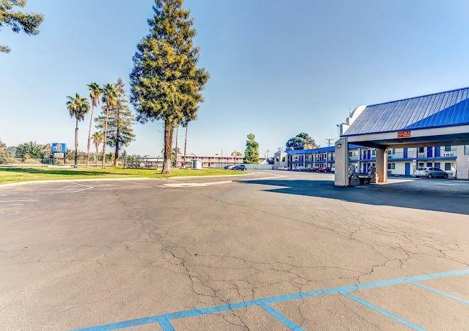 Motel 6 visalia ca