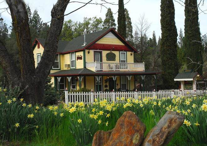 All seasons groveland inn