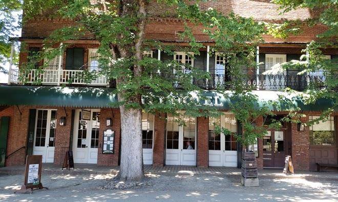 Columbia city hotel restaurant