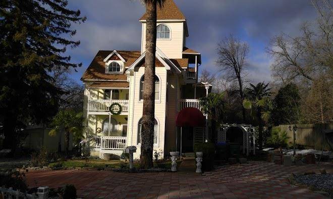 The victorian gold bed and breakfast