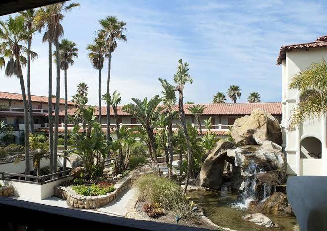 Embassy suites by hilton mandalay beach resort
