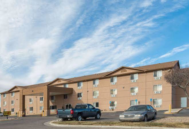 Super 8 By Wyndham Henderson North East Denver Image