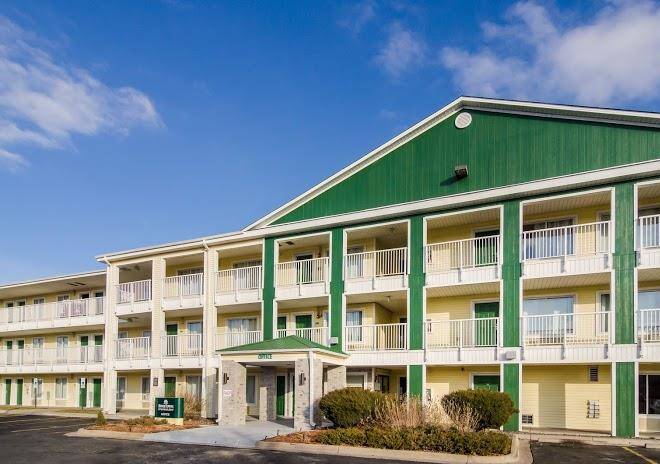 Hometowne Studios Denver Glendale Cherry Creek Image