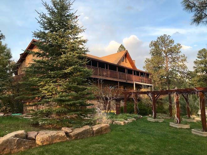 Canyon crest lodge