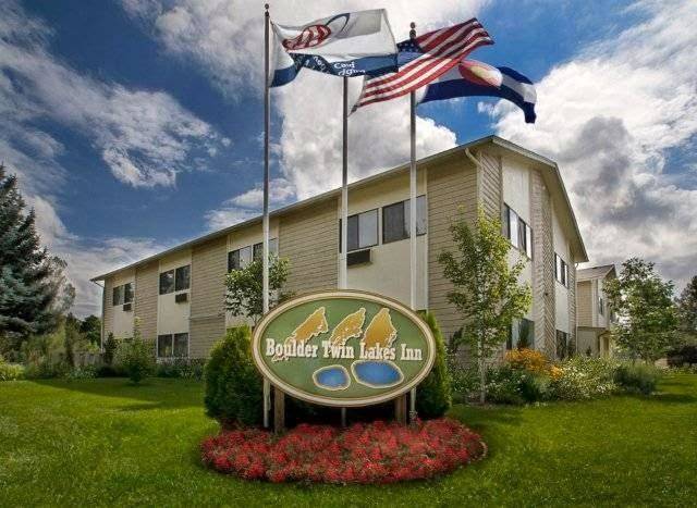 Boulder twin lakes inn