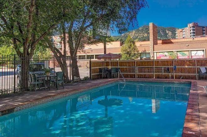 Boulder university inn
