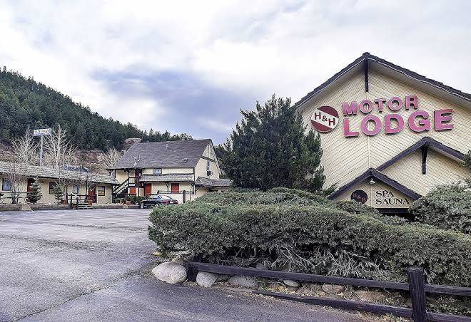 H & h motor lodge