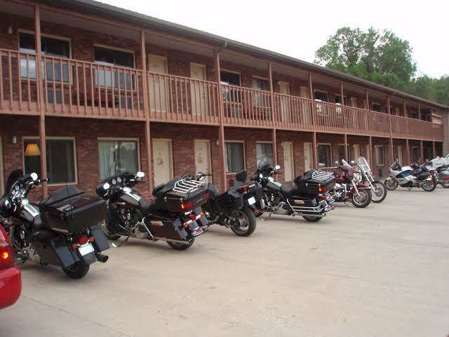Hotchkiss inn