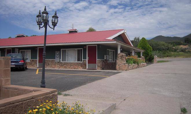Redwood arms motel