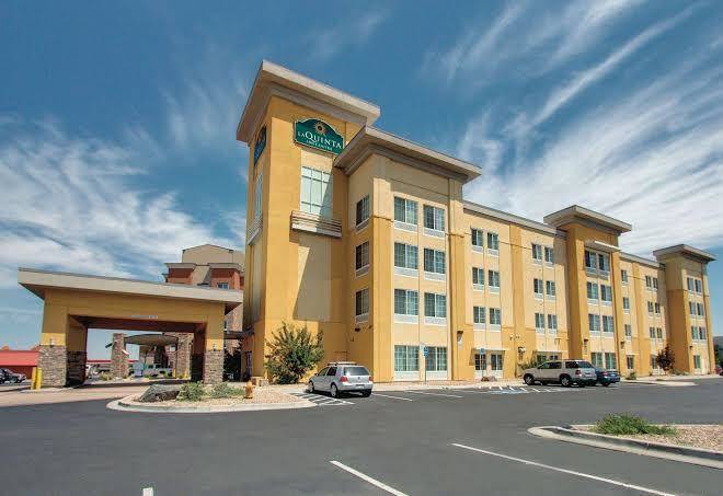 La Quinta Inn & Suites By Wyndham Denver Gateway Park Image