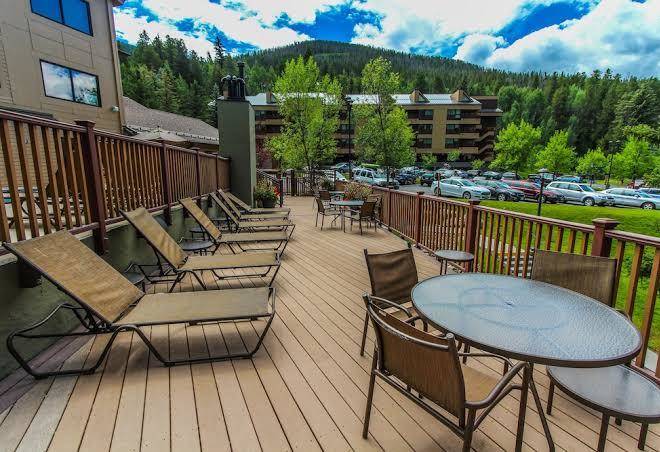 Aspen at streamside