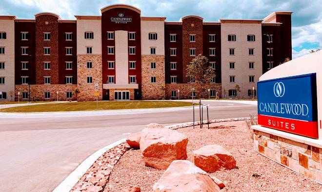Candlewood Suites Building 7222 Image