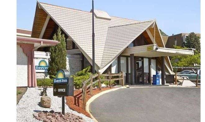 Days inn by wyndham colorado springs garden of the gods