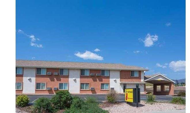 Super 8 by wyndham colorado springs chestnut street