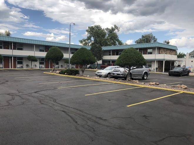 Traveler's uptown motel