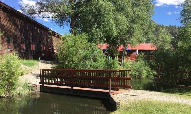 Almont resort & restaurant