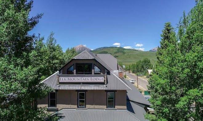 Elk mountain lodge
