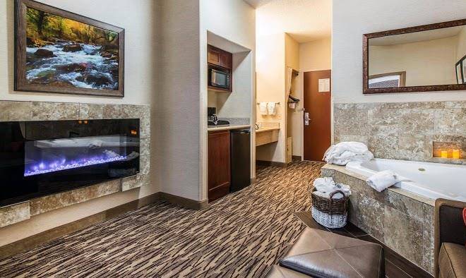 Comfort suites golden west on evergreen parkway