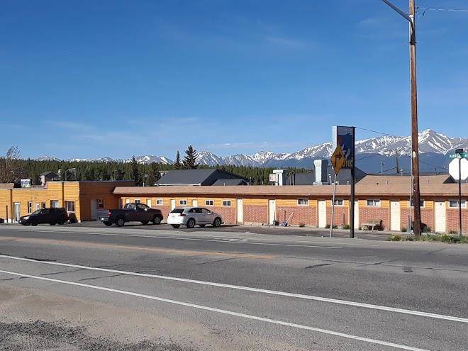 Mountain peaks motel