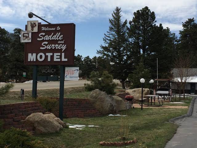 Saddle & surrey motel